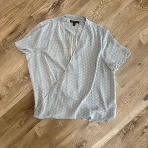 Banana Republic Light Blue Short-Sleeve Wrap-Style Button Down Shirt